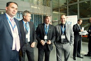  Priprave na slikanje moških: g. Nenad Đordević, Gospodarska zbornica Srbije, predsednik uprave Udruženja Klaster Nekretnine Beograd, g. Dubravko Ranilović, Gospodarska zbornica Hrvaške, predsednik Udruženja poslovanja nekretninama in g. Dejan Papež, predsednik Združenja za poslovanje z nepremičninami pri GZS, Jože Podgoršek,  predsednik Združenja FIABCI Slovenija in Zoran Veleski, direktor Mreža nepremične d.o.o.